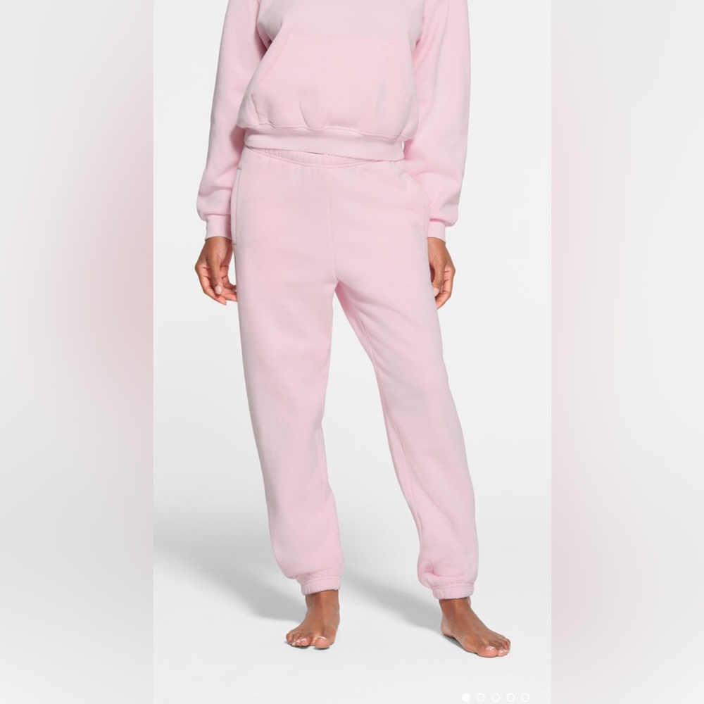 SKIMS NWT Cotton Fleece Classic Jogger - Cherry blossom